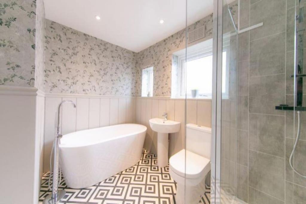 Recently Refurbished Home. Poulton-le-Fylde Dış mekan fotoğraf